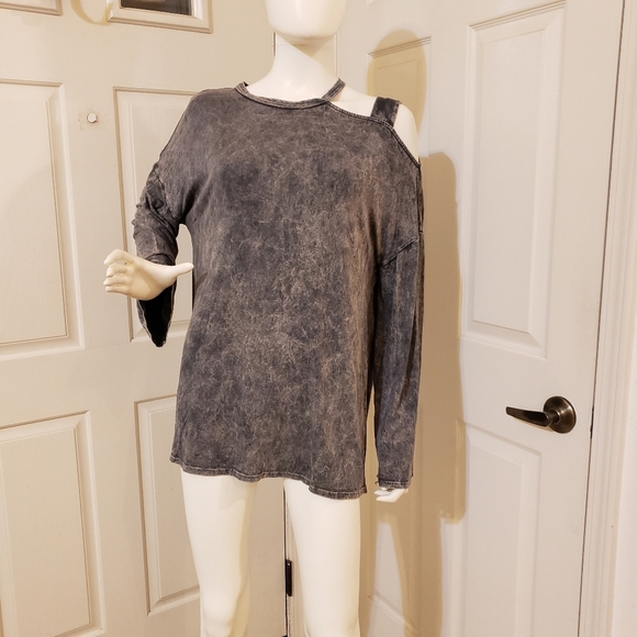 1.4.3. Story by Line Up - Picture 1 of 5